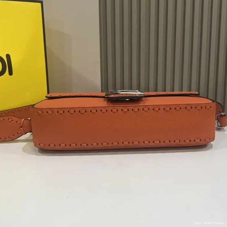 Affordable HOT Leather Baguette In Romano Selleria Medium Cuoio Orange Bag Fendi 0706